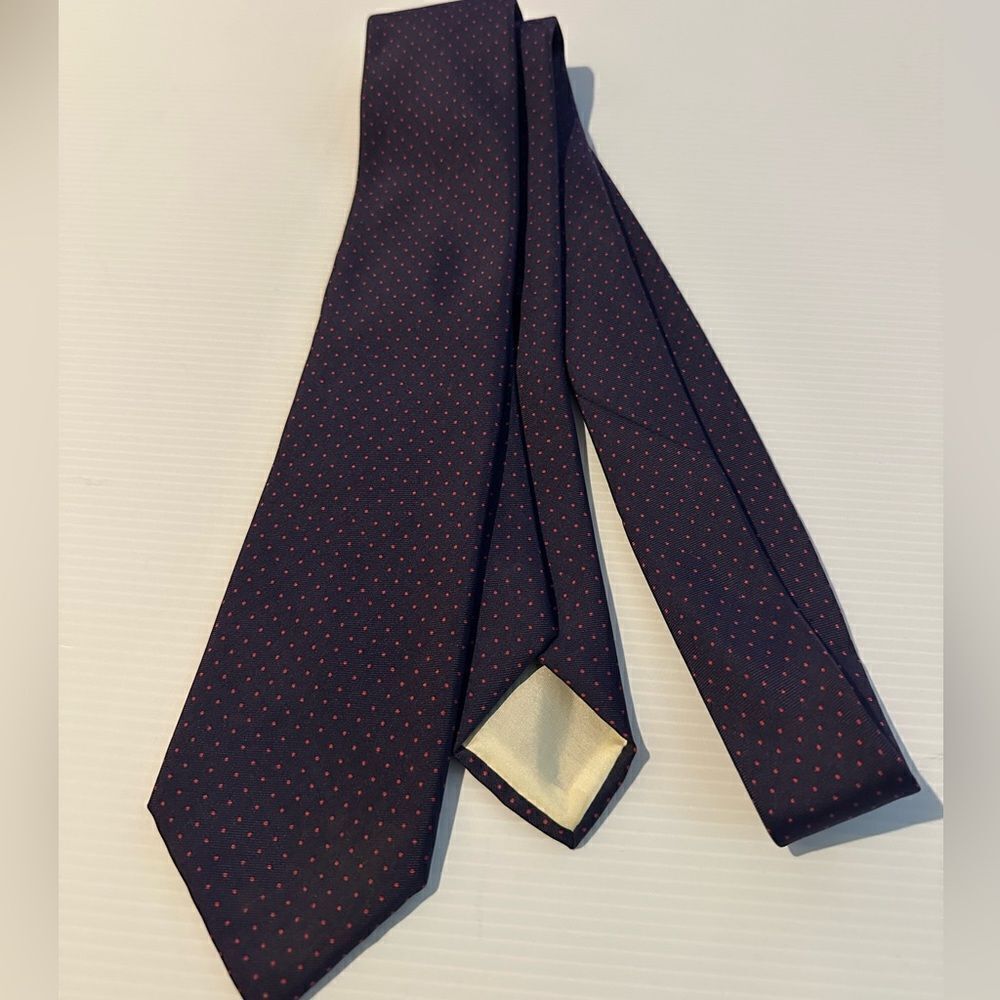 Brooks Brothers navy with tiny red dots 100% silk tie